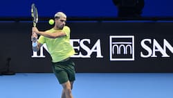 Carlos Alcaraz no tiene problemas con Fritz y roza cerrar el año como número uno