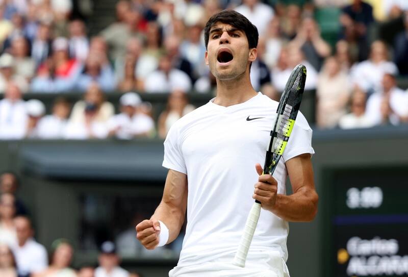 Carlos Alcaraz es otra vez campeón de Wimbledon. Foto: EFE.
