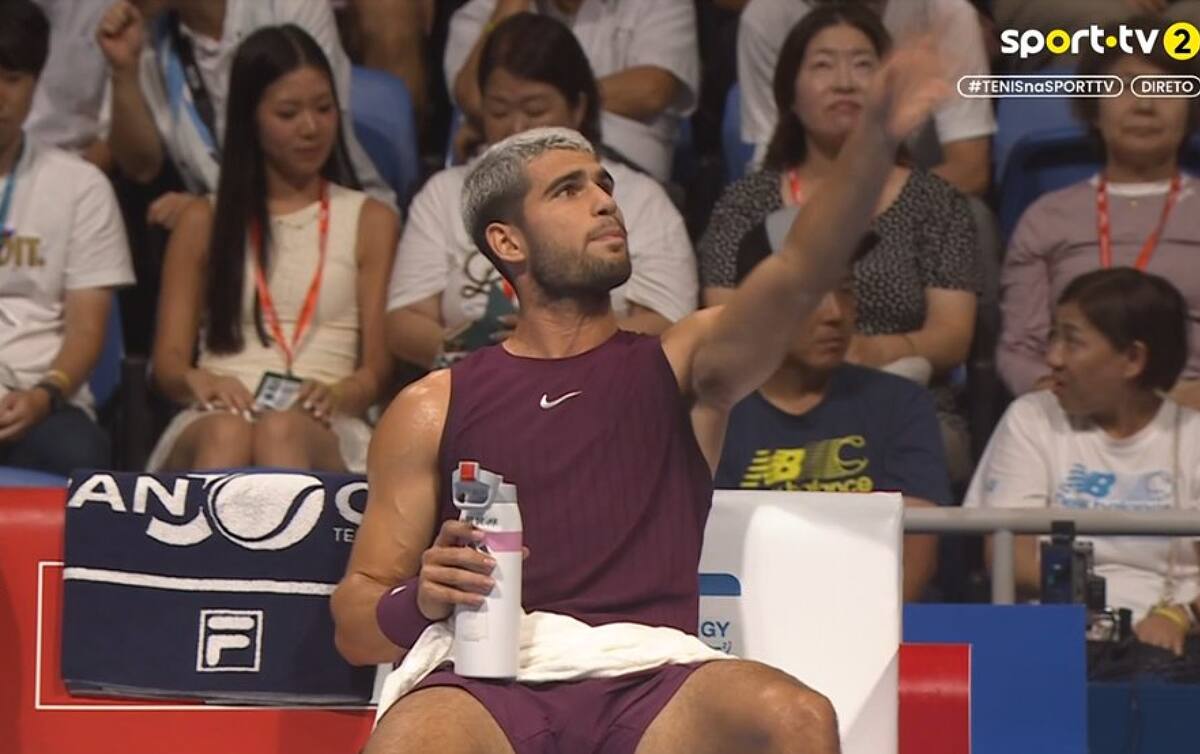 El número uno del mundo tuvo un fuerte altercado con el juez de silla en la final del ATP 500 de Tokio. Foto: Captura