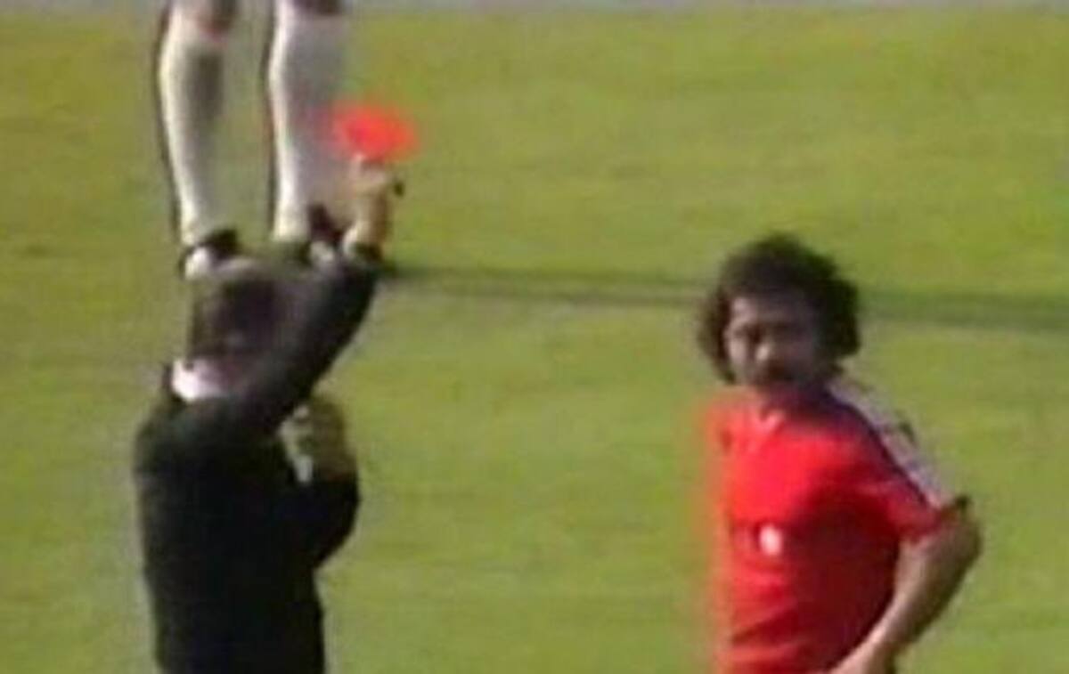 El Chino fue el primer futbolista expulsado en la historia de los Mundiales.