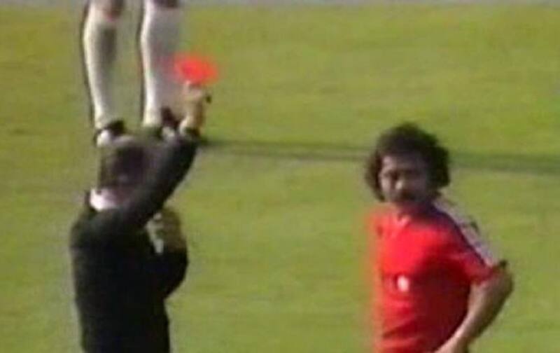 El Chino fue el primer futbolista expulsado en la historia de los Mundiales.