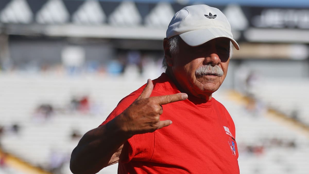 Imperdible anécdota de Caszely sobre el mítico viaje de La Roja a Unión Soviética: “¡Hacía un frío de mierda!”
