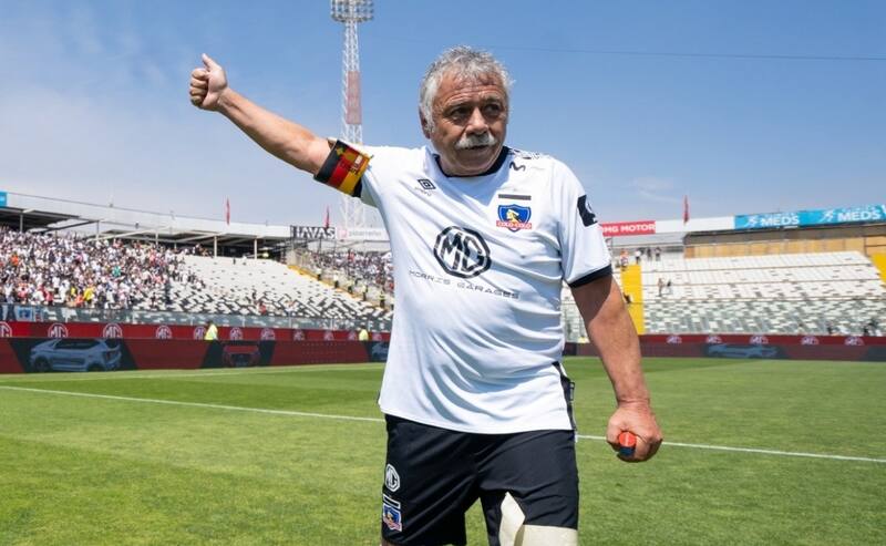 Carlos Caszely espera por el alta médica.