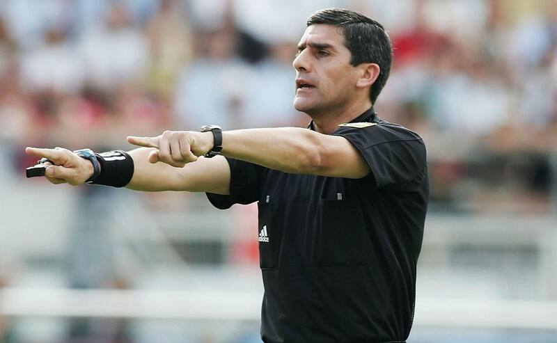 confesó que le perdonó una amarilla a Messi.