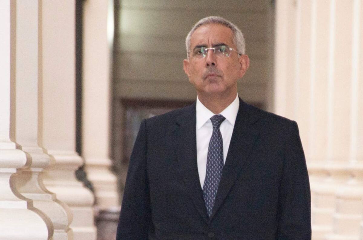 Abogado en el caso Penta, SQM y más: este era Carlos Cortés, director de Blanco y Negro que falleció este domingo