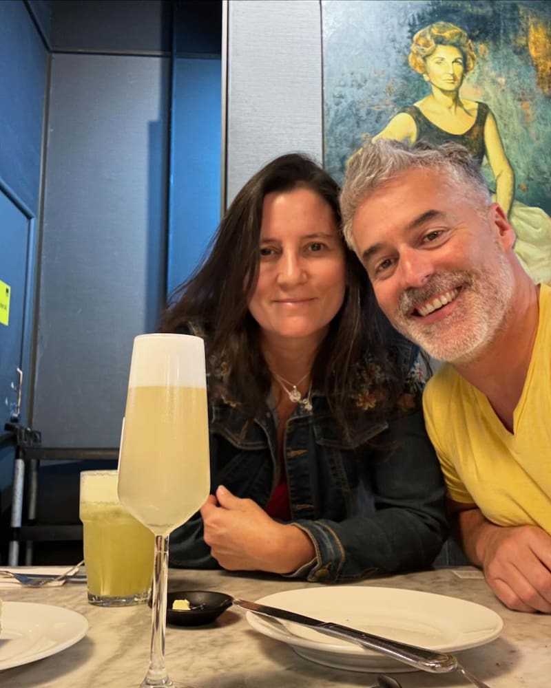 celebrando sus 24 años de matrimonio