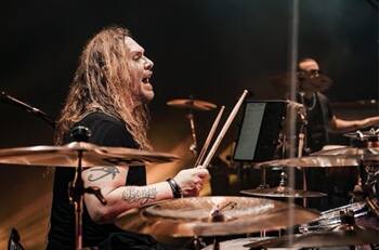 Con un estilo clásico y estudio privado: Así es la casa del músico Carlos Figueroa