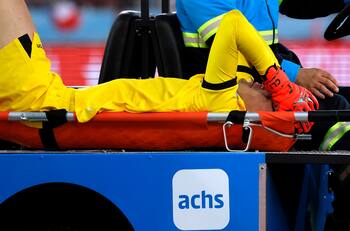 Será operado en Santiago: cuerpo médico de Bolivia confirmó grave lesión de Carlos Lampe