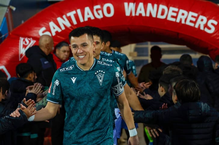 “Estoy seguro que a David Pizarro le duele ver a Wanderers en esta situación. Él también debe tener ganas de ayudar”