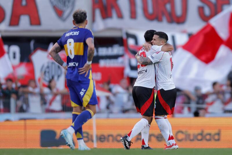 El ex Colo Colo no tuvo un buen partido ante River. EFE