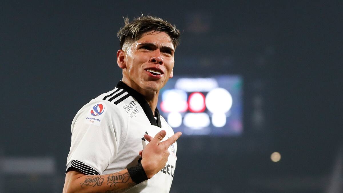 Feliz: Carlos Palacios ya volvió a entrenar con Colo Colo tras abandonar a la Selección Chilena
