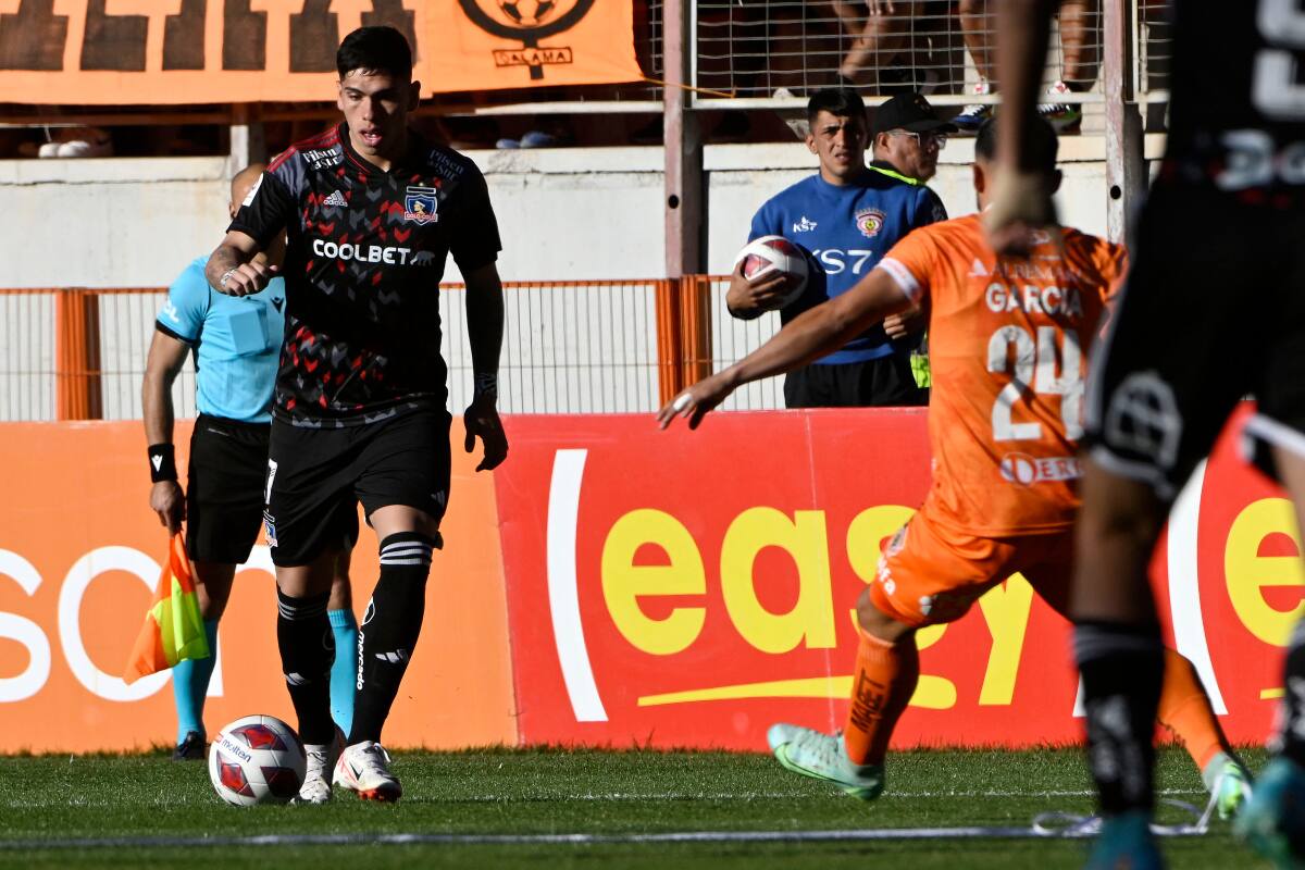 Carlos Palacios anotó un golazo en la visita de Colo Colo a Cobreloa por la semifinal ida de la Copa Chile 2023. (Foto: Agencia Aton)