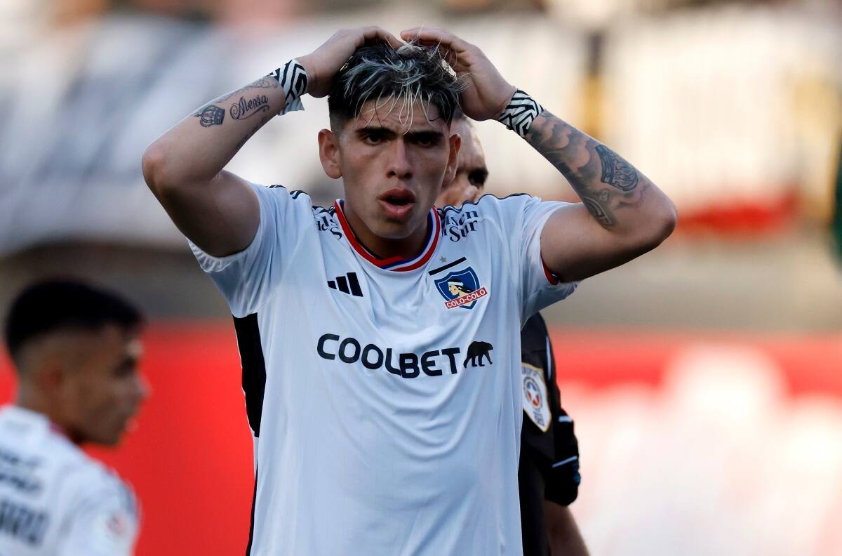 ¡Se encienden las alarmas! La pésima noticia que le entregó Carlos Palacios a Colo Colo
