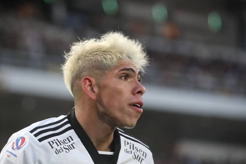 sufrió una disyunción acromio clavicular de hombro en Colo Colo. Foto: Aton.