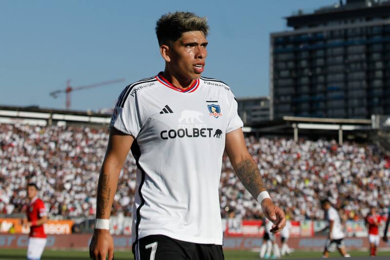 Carlos Palacios no convenció en Colo Colo ante Magallanes.