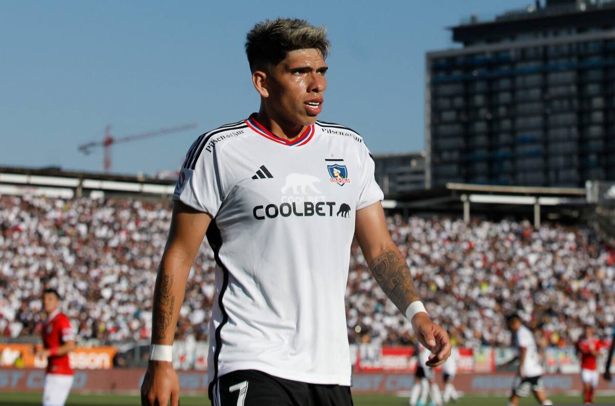 “Hay que hacerle cariño”: la curiosa receta de exdelantero de Colo Colo para hacer rendir a Carlos Palacios