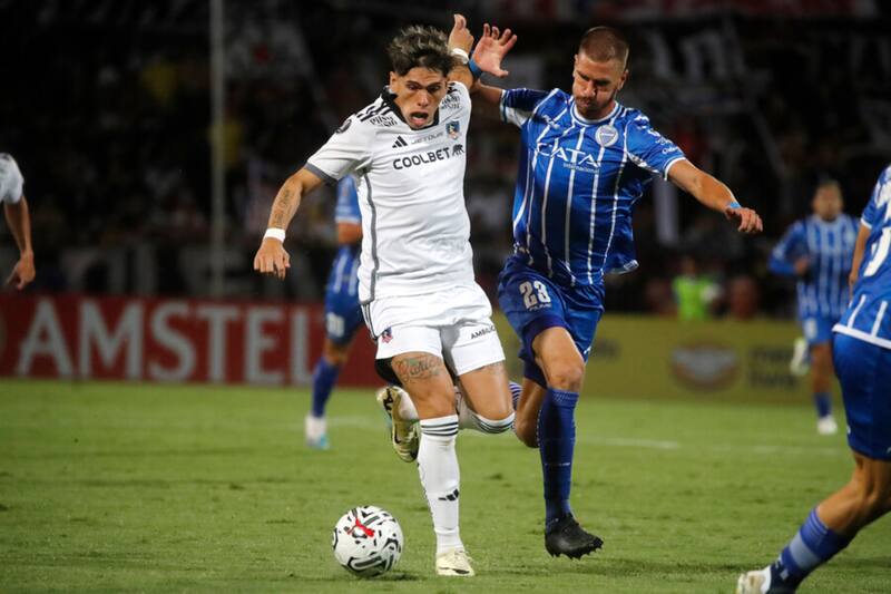 Colo Colo venció 1-0 a Godoy Cruz en la ida de la fase 2 de la Copa Libertadores.