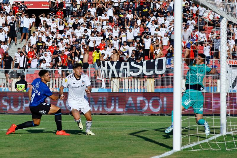 Palacios marcó para Colo Colo ante Huachipato en el Nacional (Foto: Photosport)