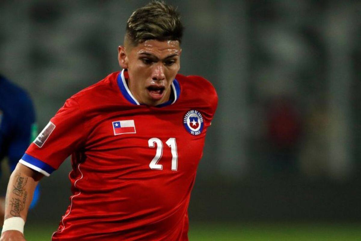 Carlos Palacios, jugando por la Selección. Foto: Agencia Aton.