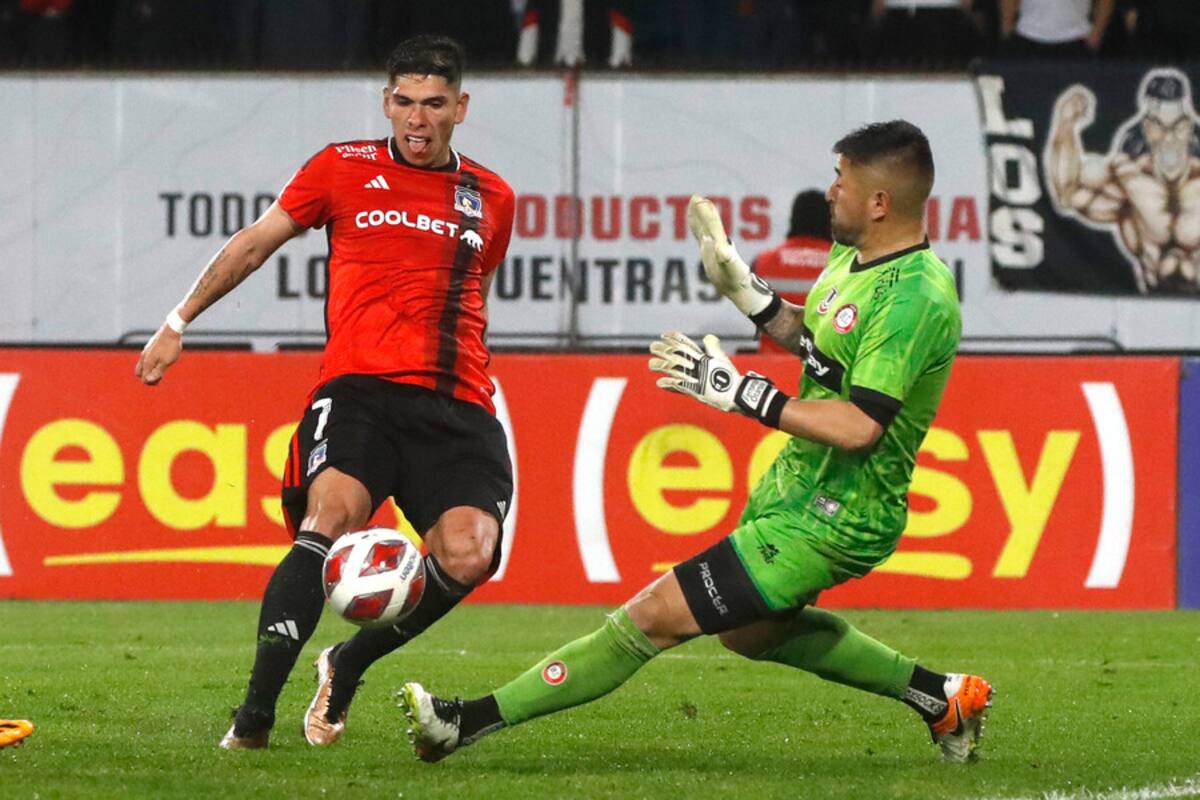 El mediocampista nacional Carlos Palacios en el compromiso de Copa Chile entre Colo Colo vs. Unión La Calera. Foto: Aton.