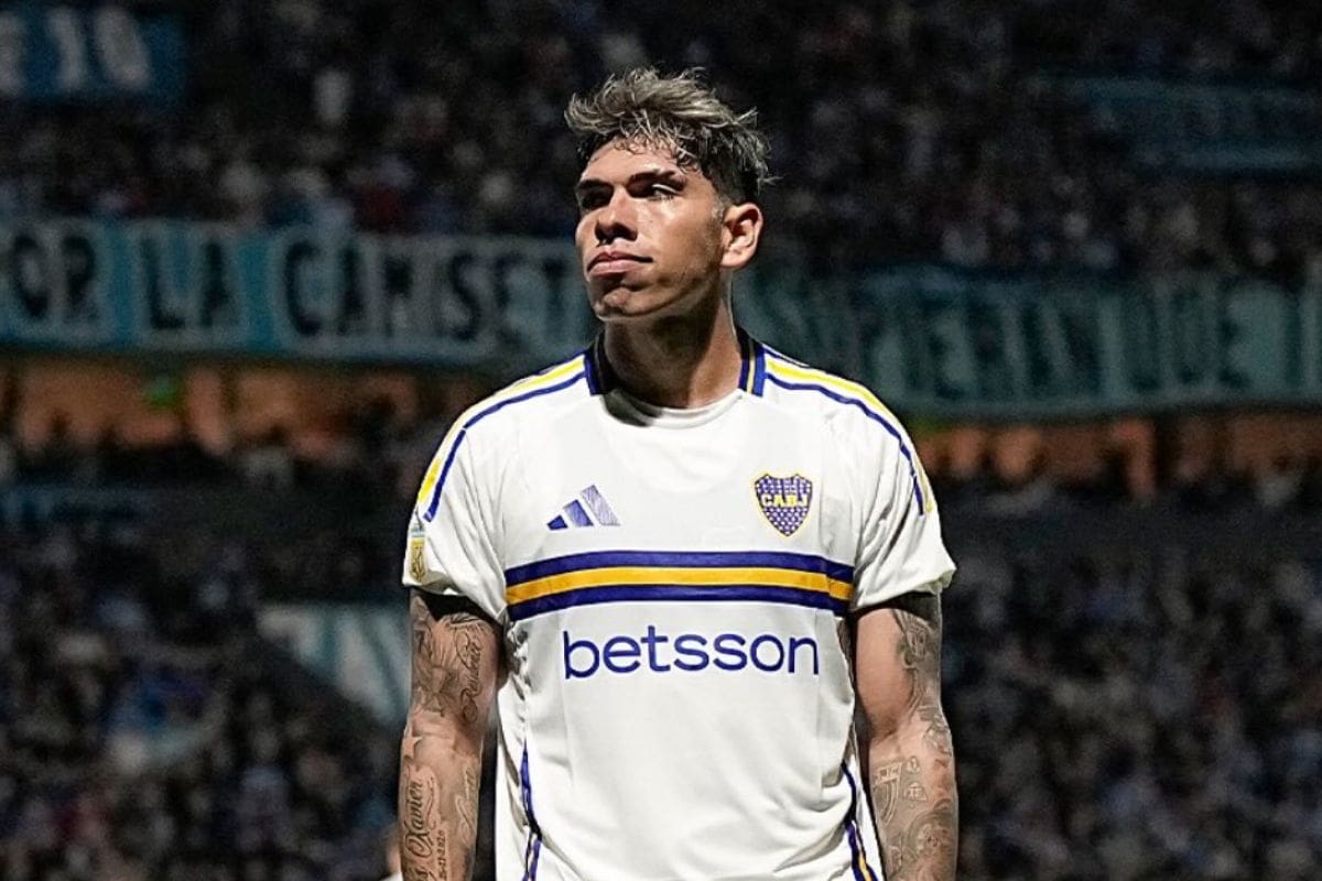 El chileno se llena de críticas por su nuevo guiño a Colo-Colo.