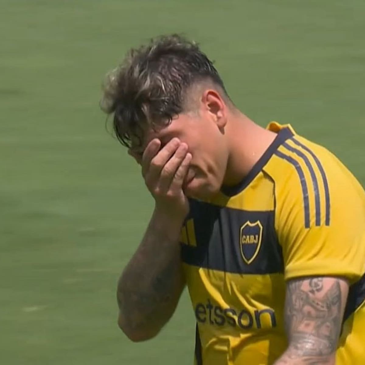 VIDEO | Hinchas de Boca Juniors critican con todo a Carlos Palacios tras su cambio físico