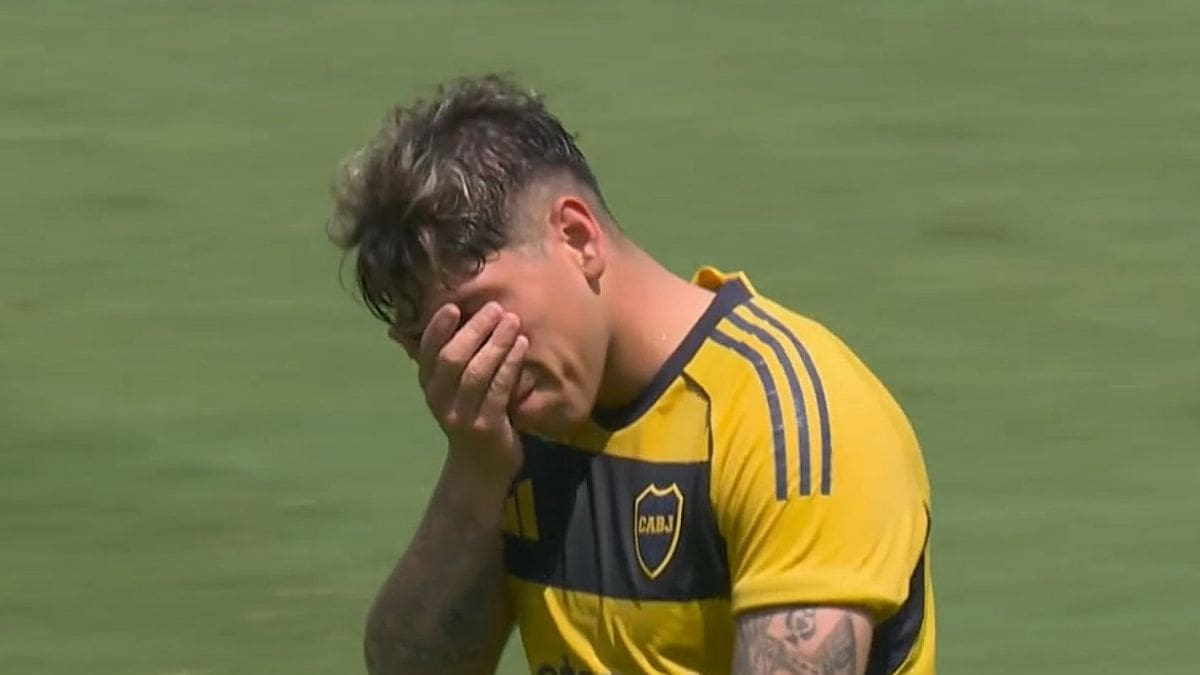 VIDEO | Hinchas de Boca Juniors critican con todo a Carlos Palacios tras su cambio físico