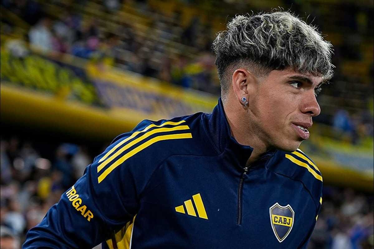El chileno suena fuerte en Colo-Colo. Foto: Instagram Carlitos Palacios