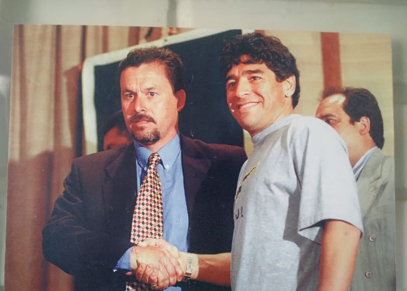 El ídolo argentino solidarizó con el movimiento del Sifup de aquel entonces y se reunió con la directiva para dar un apoyo internacional.