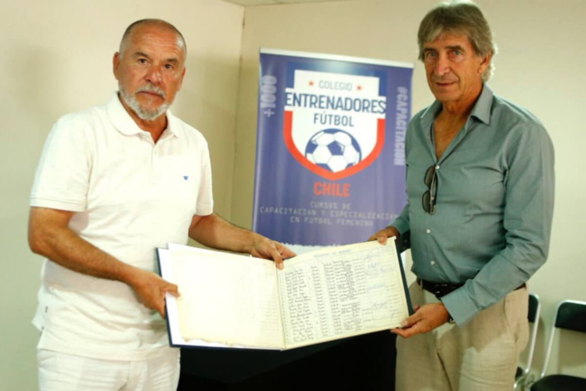 Para el Colegio de Entrenadores, el regreso a Chile del actual técnico del Betis es imperioso. "Que él elija dónde quiere estar", dice Ramos.