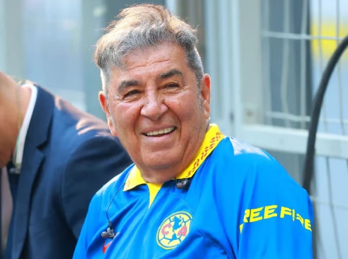 El futbolista chileno que hizo historia de la grande en México, donde es el mayor ídolo del América y considerado el mejor futbolista extranjero de la historia.
