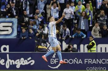 VIDEO | Chupete tiene locos a los españoles: golazo salvador y honor a Humberto Suazo