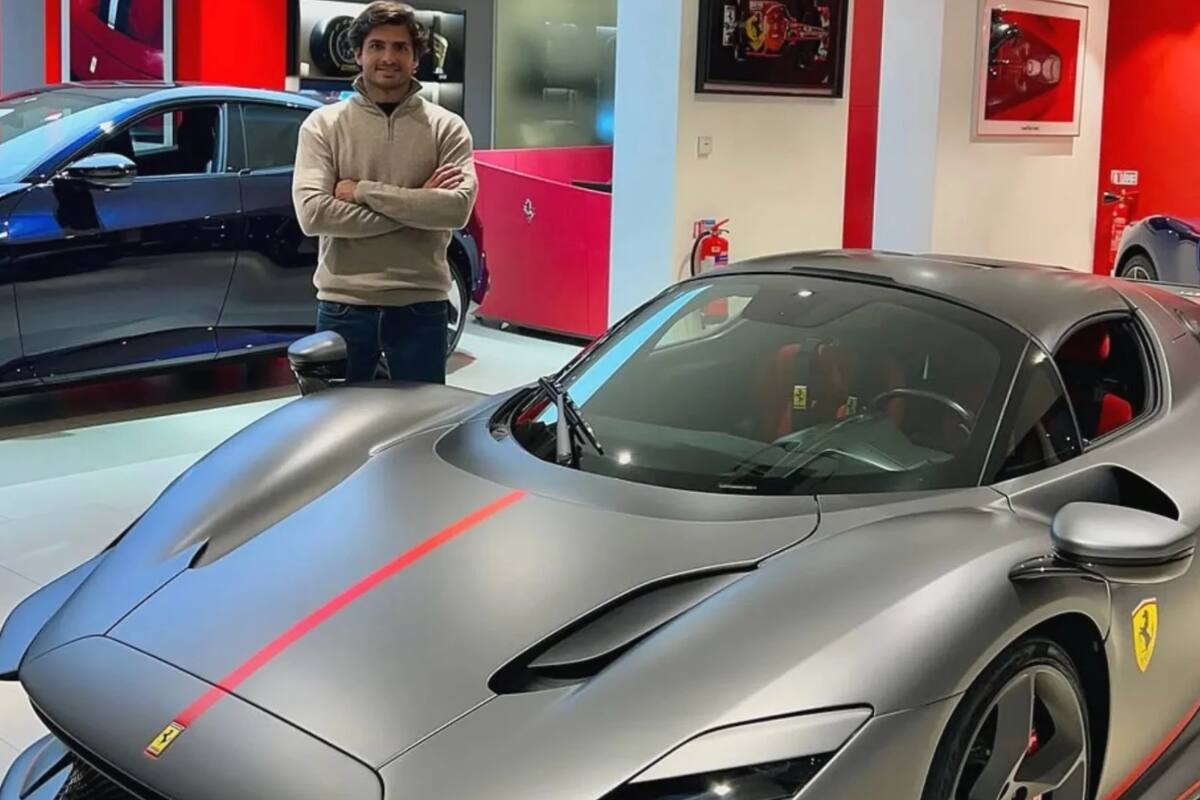 Carlos Sainz recibió un Ferrari Daytona SP3