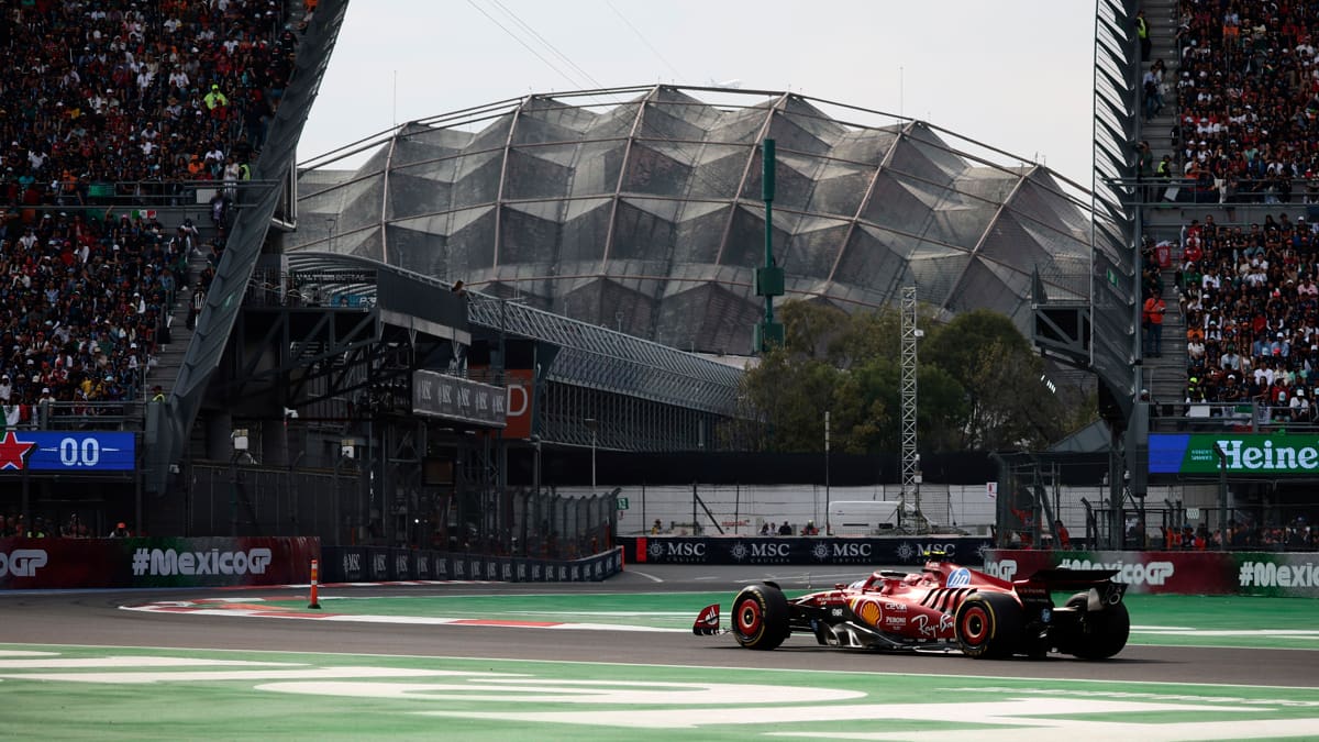 Carlos Sainz dejó la imagen del fin de semana en la F1: adelantó a Verstappen y se quedó con el GP de México