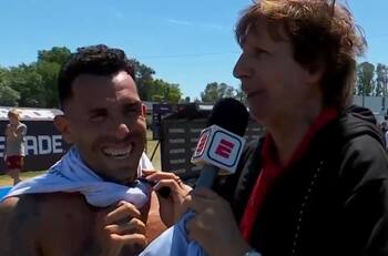 VIDEO | Nostalgia pura: Bambino Pons recreó el recordado canto a Carlos Tevez en la Premier League