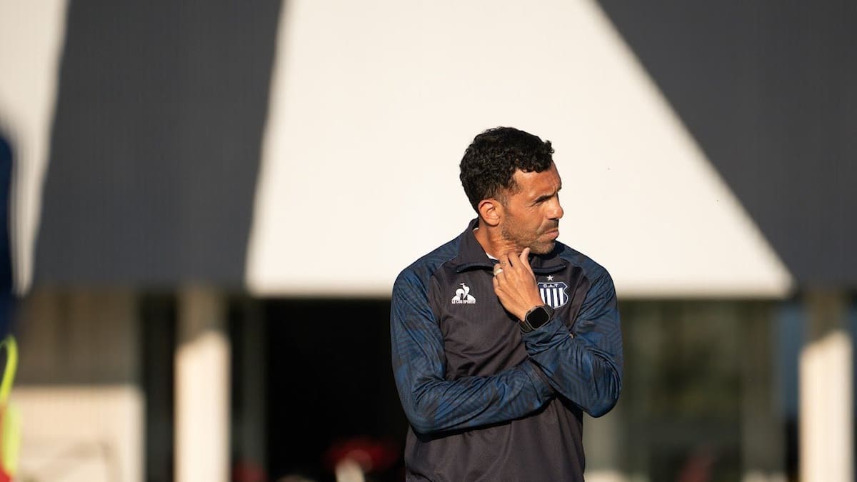 ¿Bueno o malo para Bruno Barticciotto? Talleres sorprende y despide a Carlos Tévez tras perder el Clásico