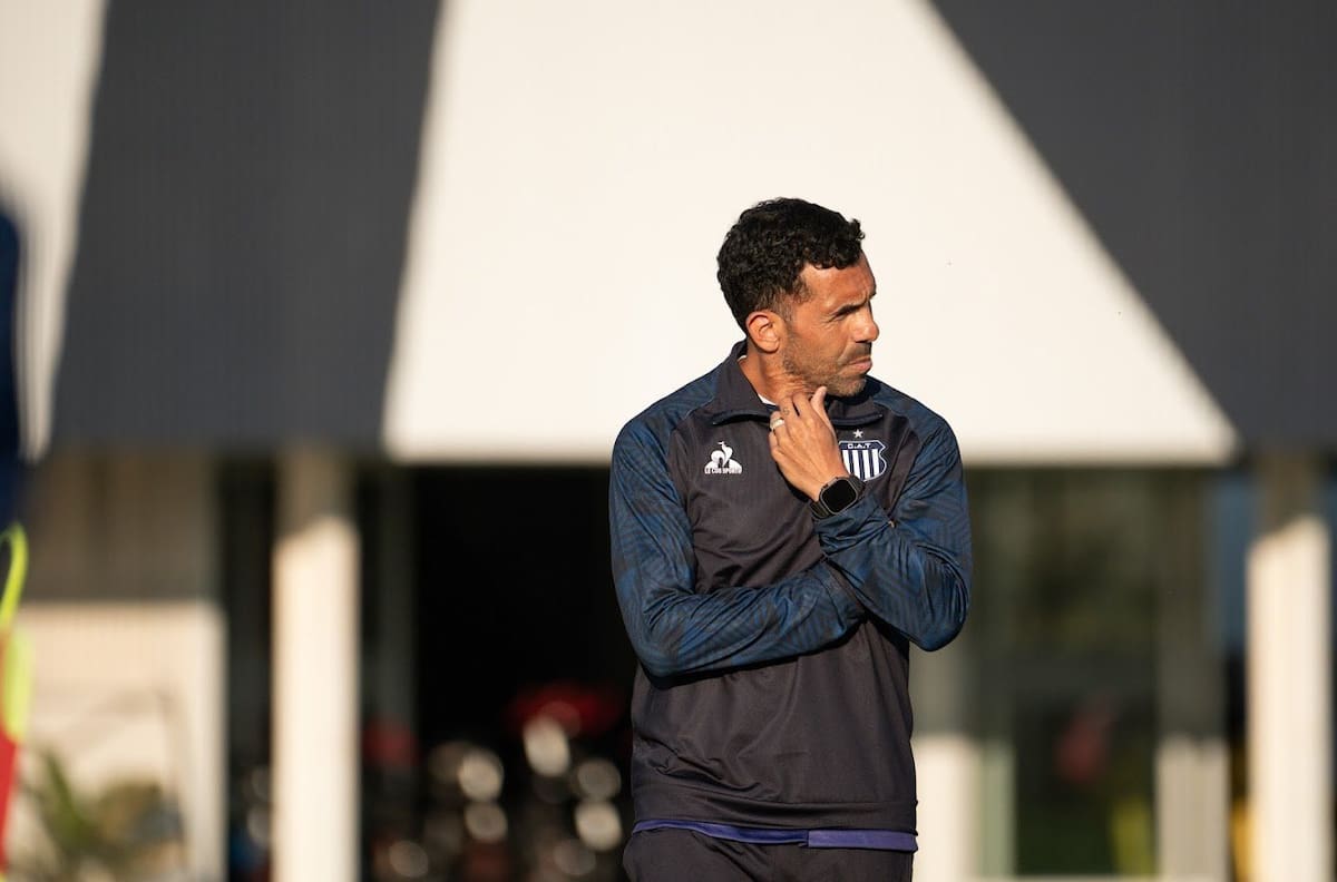 ¿Bueno o malo para Bruno Barticciotto? Talleres sorprende y despide a Carlos Tévez tras perder el Clásico