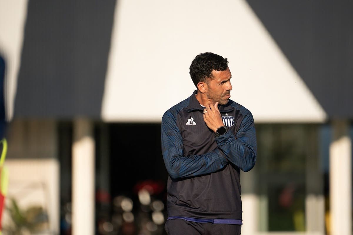 El Apache dejó de ser el entrenador del Talleres de Bruno Barticciotto.