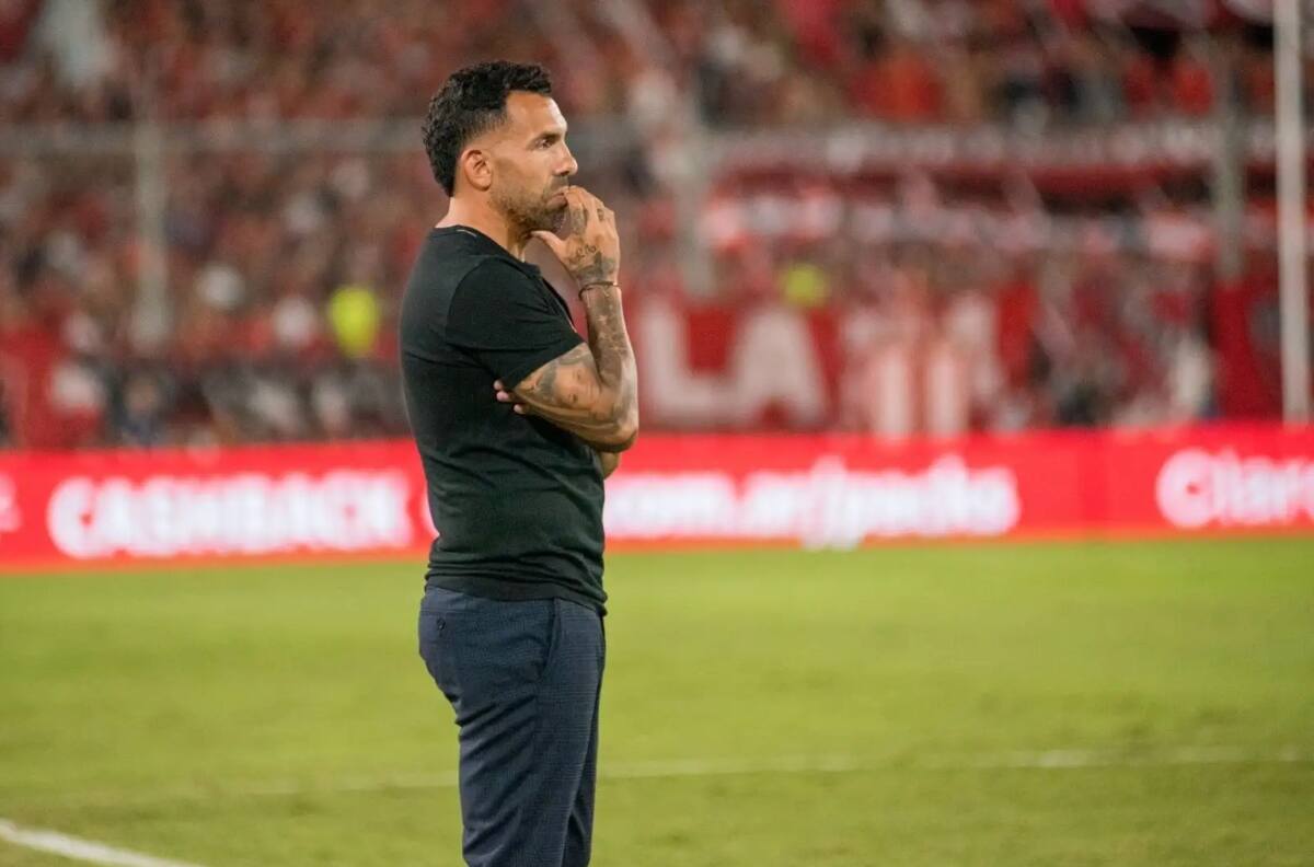 Sorpresa: Carlos Tévez fue ofrecido para dirigir a Colo Colo ante la inminente salida de Jorge Almirón