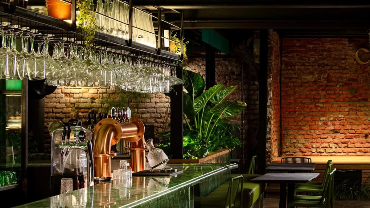 Del cielo al infierno: el nuevo restaurante de cuatro pisos que busca revivir la noche santiaguina en Barrio Italia