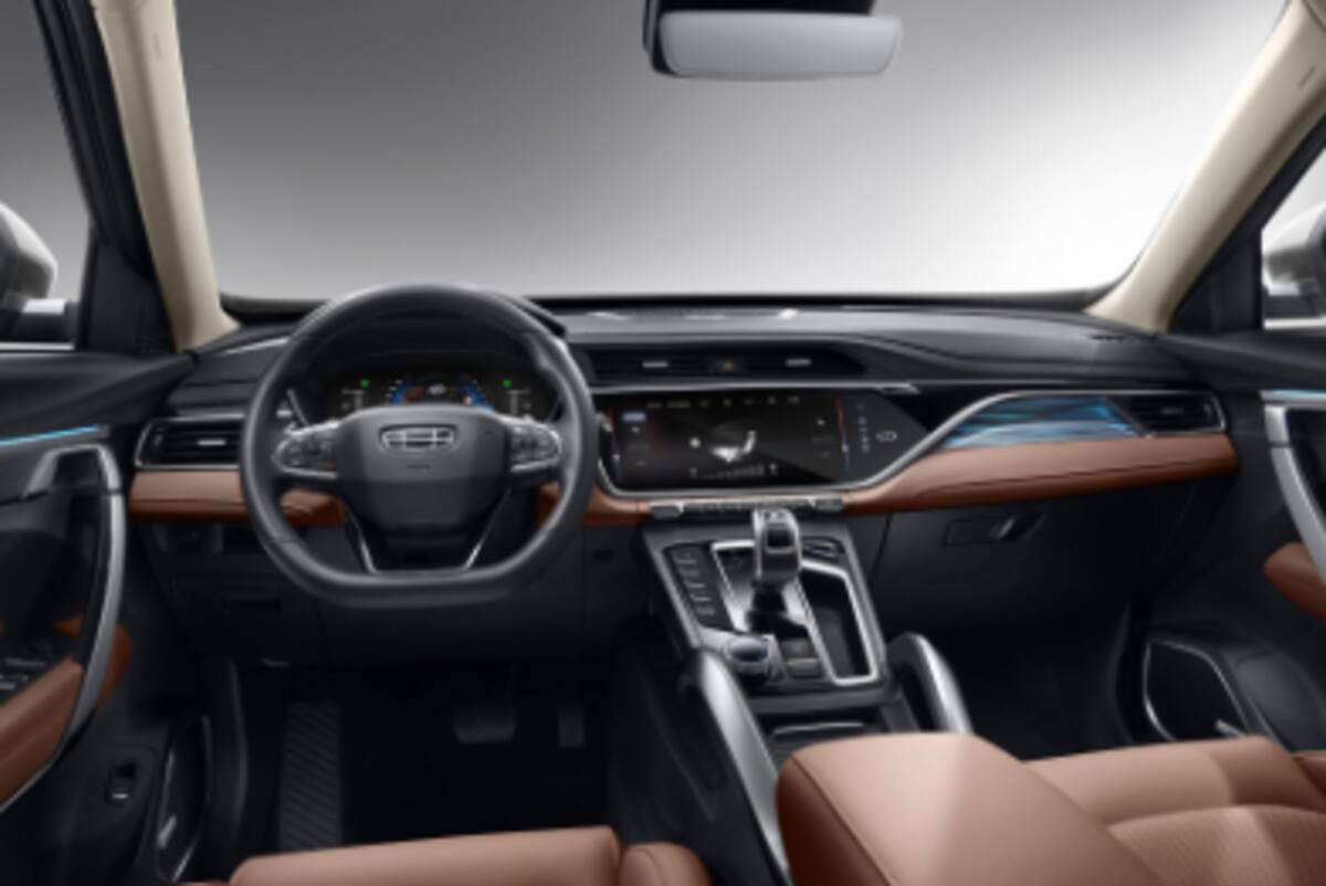 La Jueza luce su camioneta.