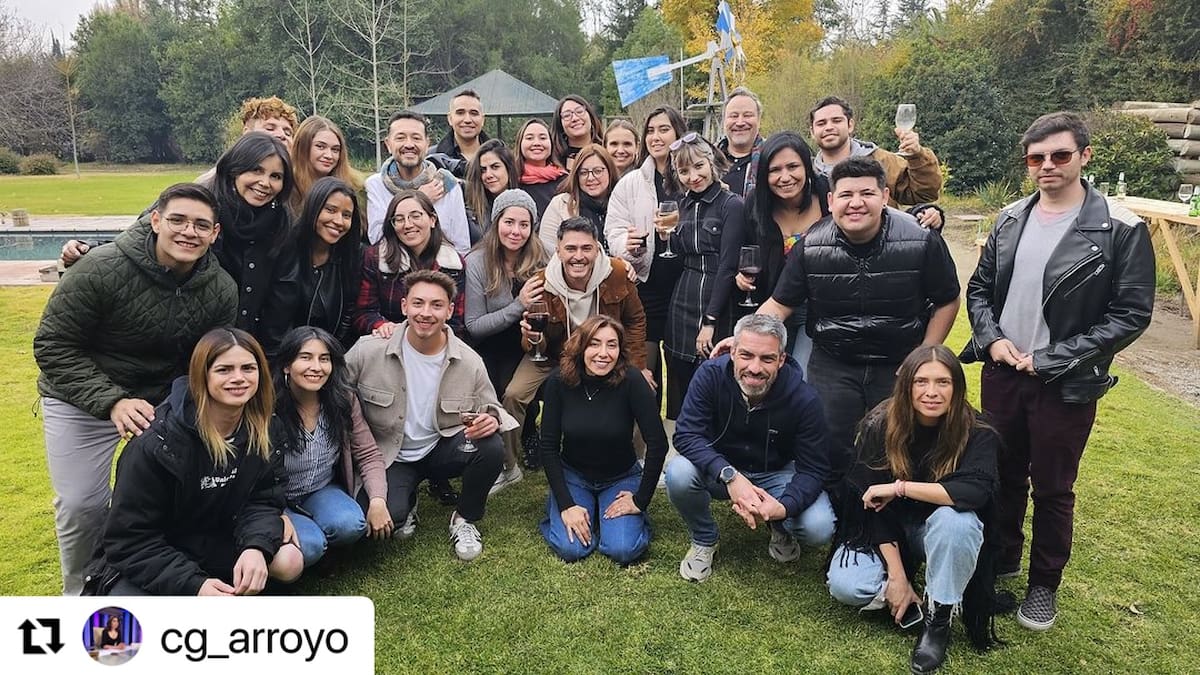 Carmen Gloria Arroyo y su equipo de TVN