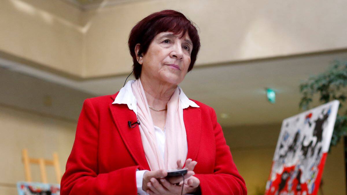 Carmen Hertz aclaró que devolvió cadena Swarovski que le regaló exalcaldesa Cathy Barriga en 2018