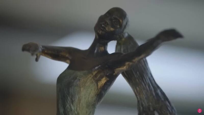 Carola Julio mostró la escultura favorita de su casa.