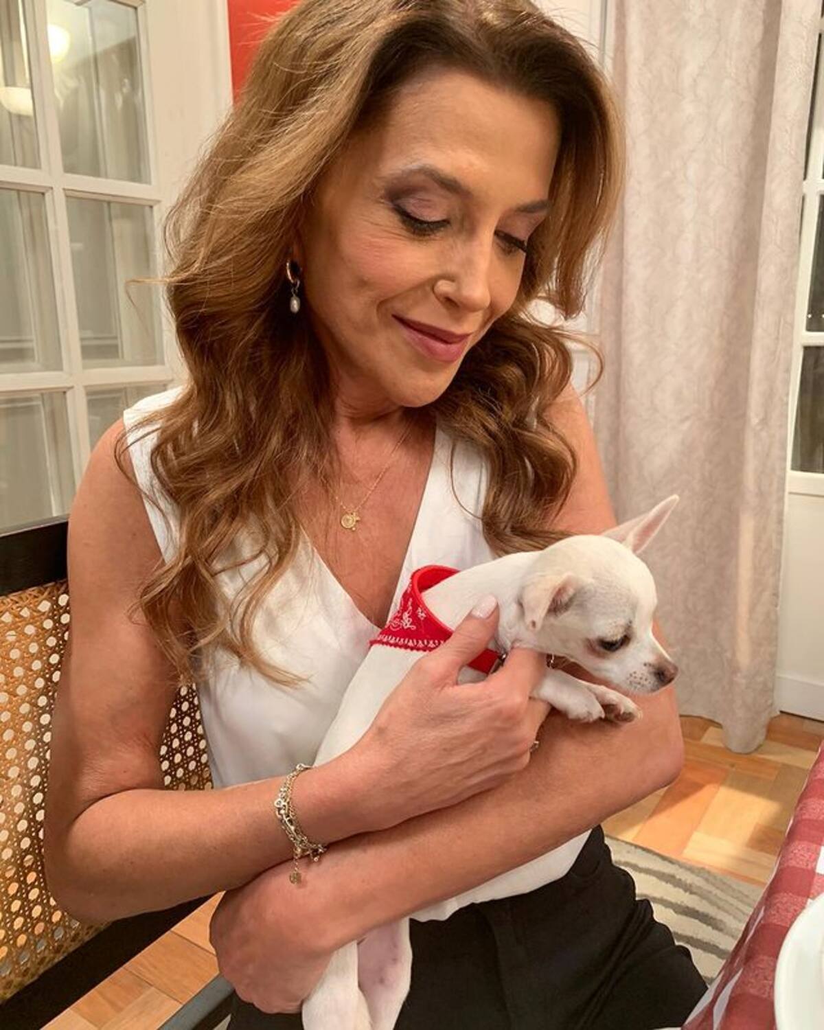 Carolina Arregui y el nuevo integrante de "Juego de Ilusiones". Créditos: Instagram.