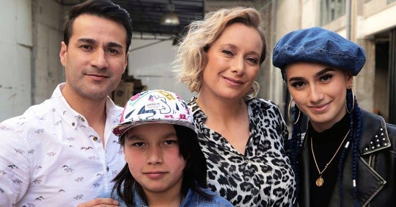 Carolina Azócar junto a su esposo Christian "Ruperto" Henríquez y sus dos hijos.