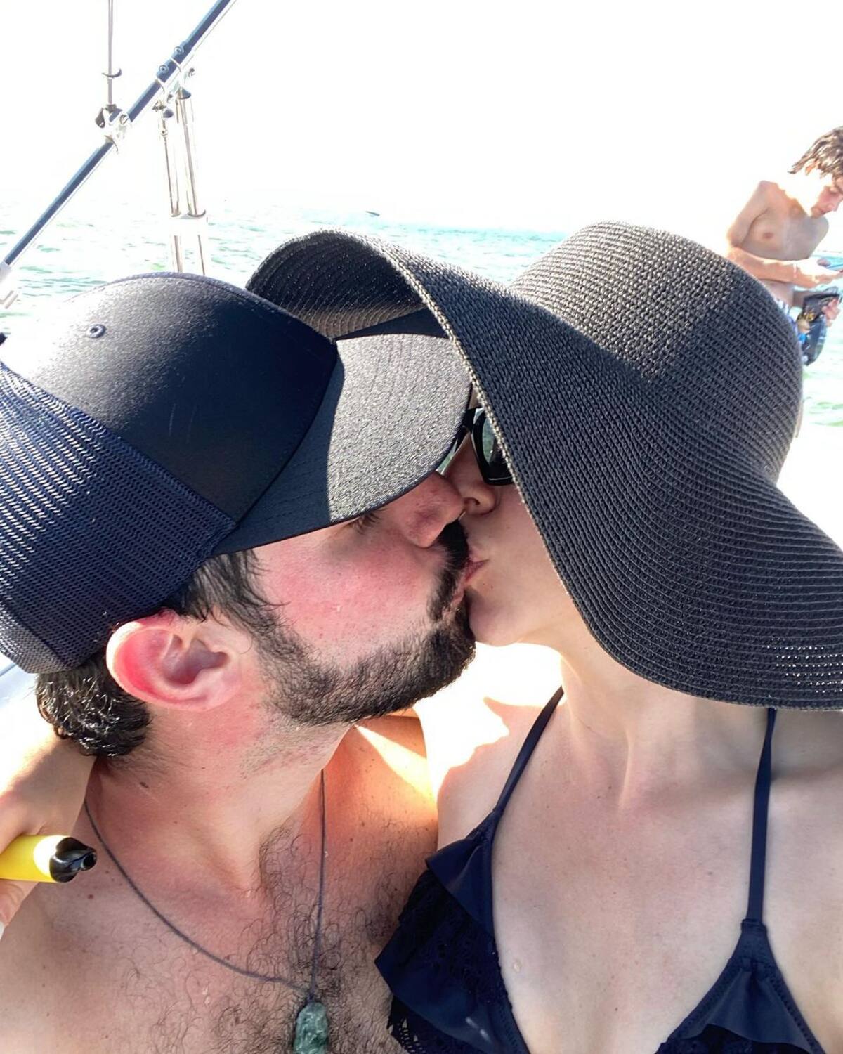 Carolina Mestrovic y Jonathan Quintana están muy enamorados
