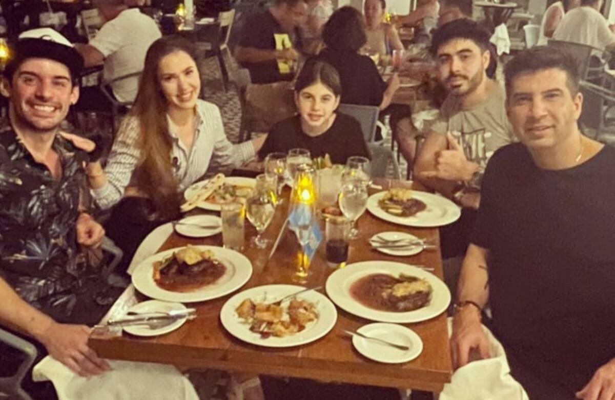 Carolina Mestrovic y Mario Velasco de vacaciones junto a su hija / Créditos: Instagram