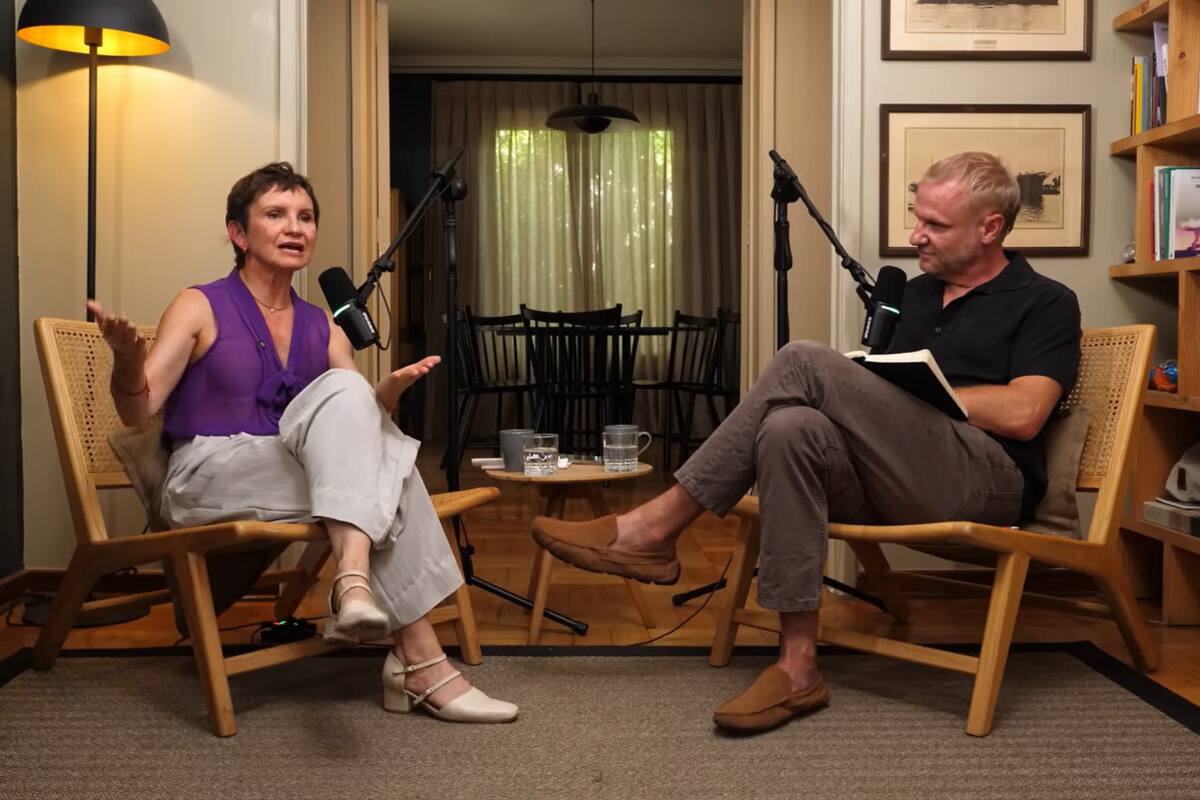 La exministra fue invitada al podcast del senador Felipe Kast, donde discutieron temas de contingencia nacional, incluyendo la migración. Créditos: Captura de pantalla - Podcast Felipe Kast en YouTube.
