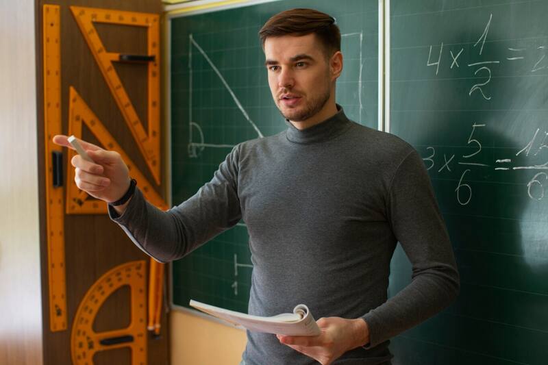 Pedagogía en Matemáticas y Computación es una de las que tiene mayor empleabilidad para recién egresados.
